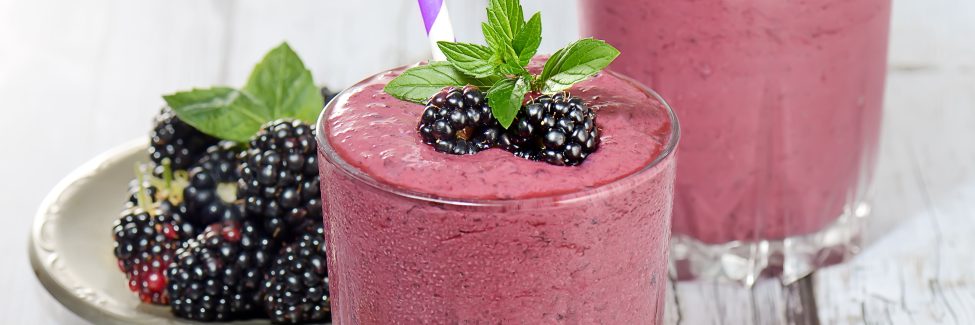 Brombeeren-Birnen-Smoothie mit Maracuja