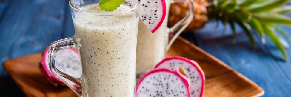 Drachenfrucht-Ananas-Smoothie mit Banane