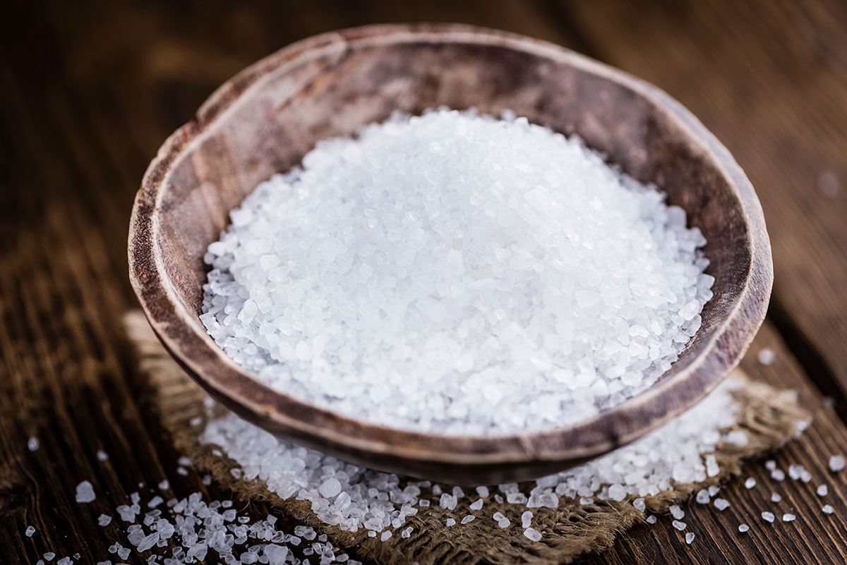 Chitosan Pulver in Glasgefäß – Nahrungsergänzung zur Fettbindung und Unterstützung beim Abnehmen